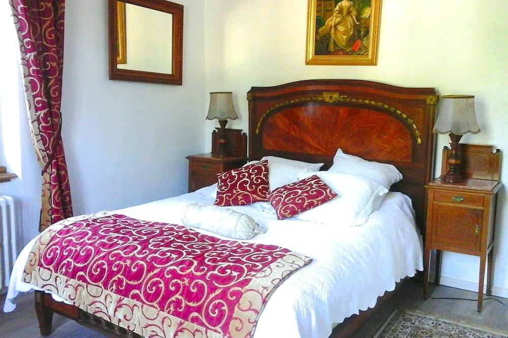 Entire apartment, Chopin Luxury Apartments, swimming pool in Vals-les-Bains, Parc naturel régional des Monts d'Ardèche