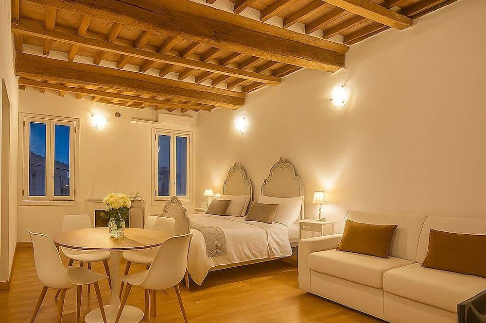 Ganze Wohnung, Large room without a kitchen in San Felice sul Panaro, Modena Provinz