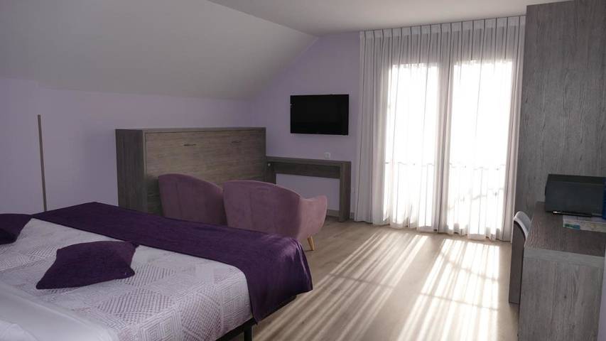 Hotel para 12 personas, con sauna además de jardín y vistas en Pinares (Soria) - 4