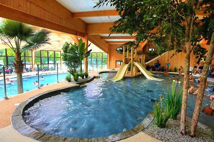 Camping pour 6 personnes, avec terrasse ainsi que piscine et sauna à Soulac-sur-Mer - 2