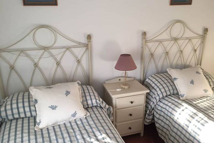 Maison jumelée à El Portil avec piscine privée, wifi gratuit, climatisation, barbecue in El Portil, Cartaya