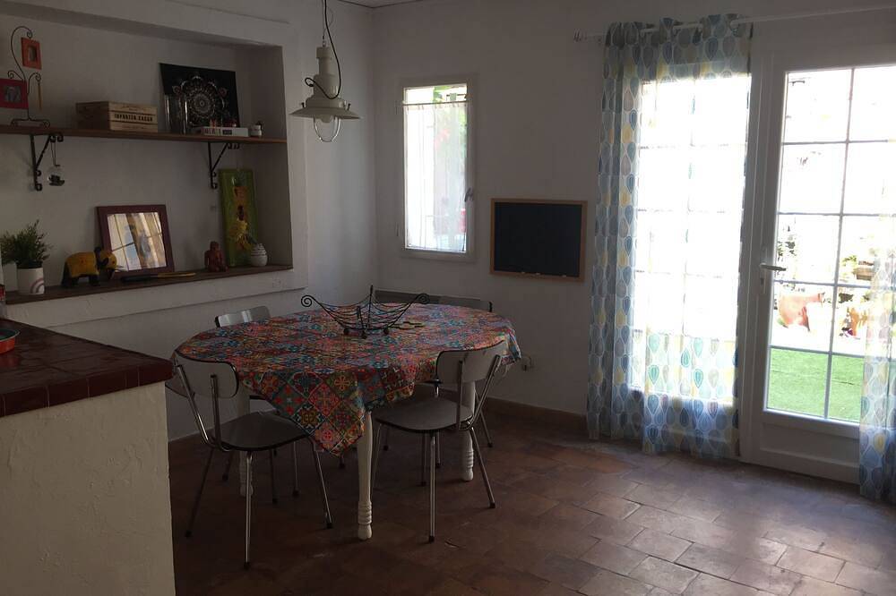 Charming village house, quiet location! in Puget-Ville, Toulon region