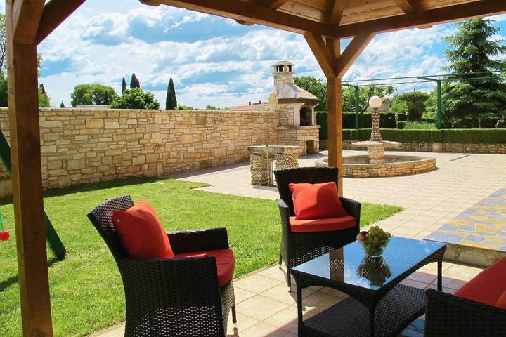 Ferienhaus für 6 Personen, mit Pool und Balkon/Terrasse, mit Haustier in Sveti Petar u Šumi