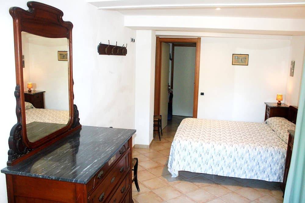 Entire apartment, Ancient Charming House a stone's throw from the sea in Levanto, Levanto Municipality
