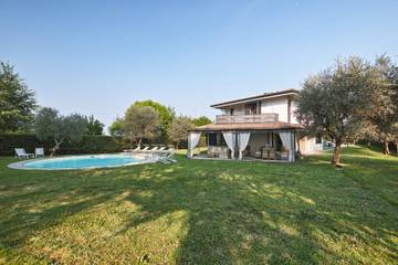 Villa pour 9 Personnes dans Manerba del Garda, Lac de Garde, Photo 2