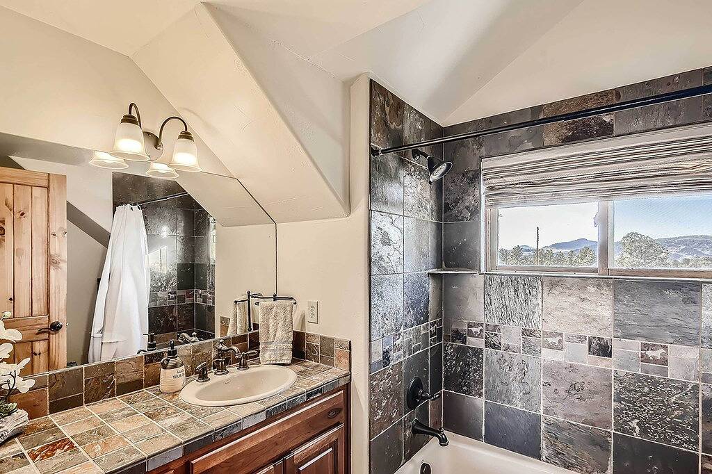 Idyllic Florissant Cabin w/ Patio & Hot Tub! in Teller County