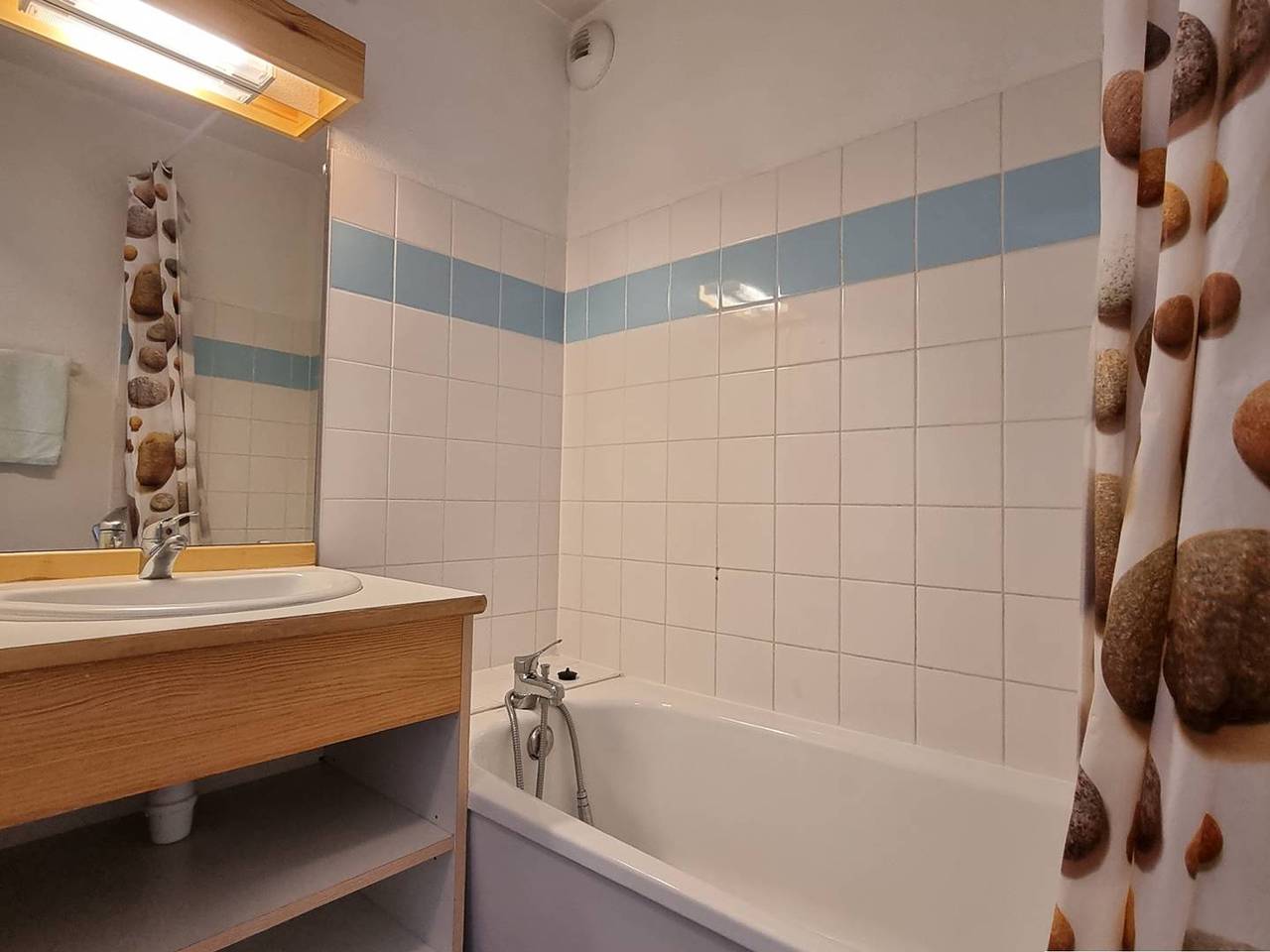 Appartement entier, Appartement 4 pièces, 8 pers, proche pistes, parking, casier à ski in Saint-Étienne-en-Dévoluy, Le Dévoluy