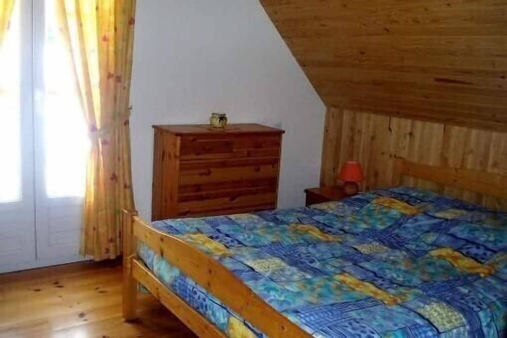Comfortable Chalet, Quiet, Magnificent View, Ideal For Your Holidays. in Béost, Béarn