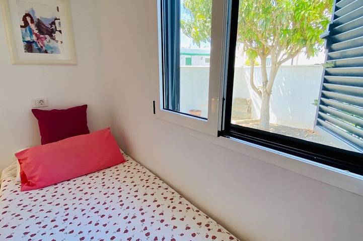 Villa two steps from the beach. in Puerto del Carmen, Tías