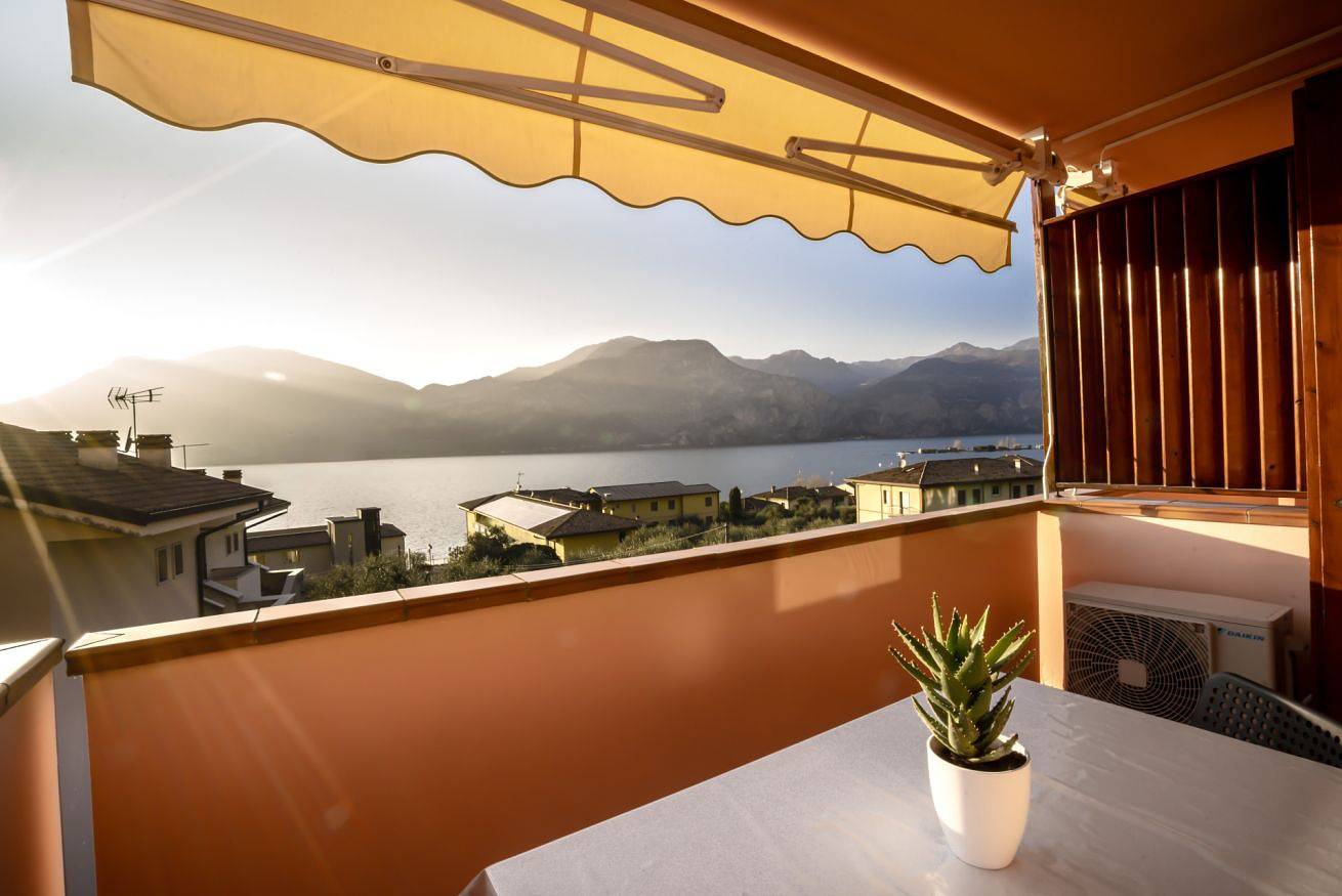 Ganze Wohnung, Ferienwohnung für 2 Personen mit Seeblick in Brenzone, Gardasee-Berge