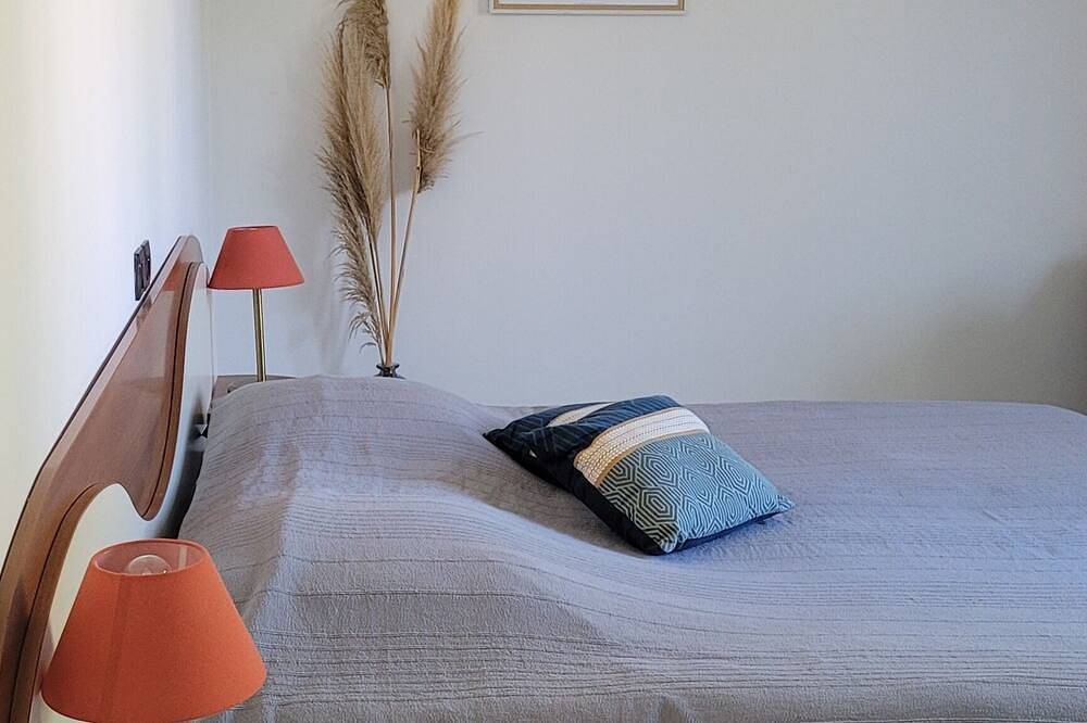 Villas Maristella, spacious and comfortable Oriente 2 steps from the beach! in Aregno, Calvi und Umgebung