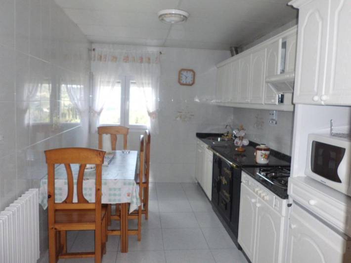 Apartamento para 4 personas, con terraza además de jardín y vistas en Taramundi
