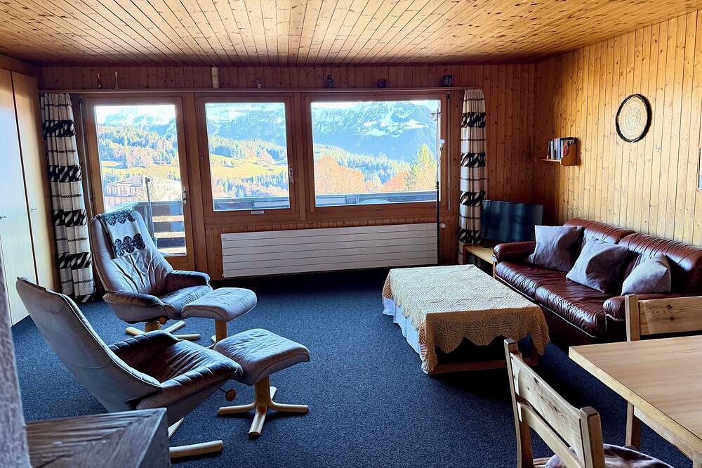 Ganze Wohnung, Chalet Heide – Ferienwohnung für 4 mit traumhaftem Alpenblick in Beatenberg in Beatenberg, Thunersee