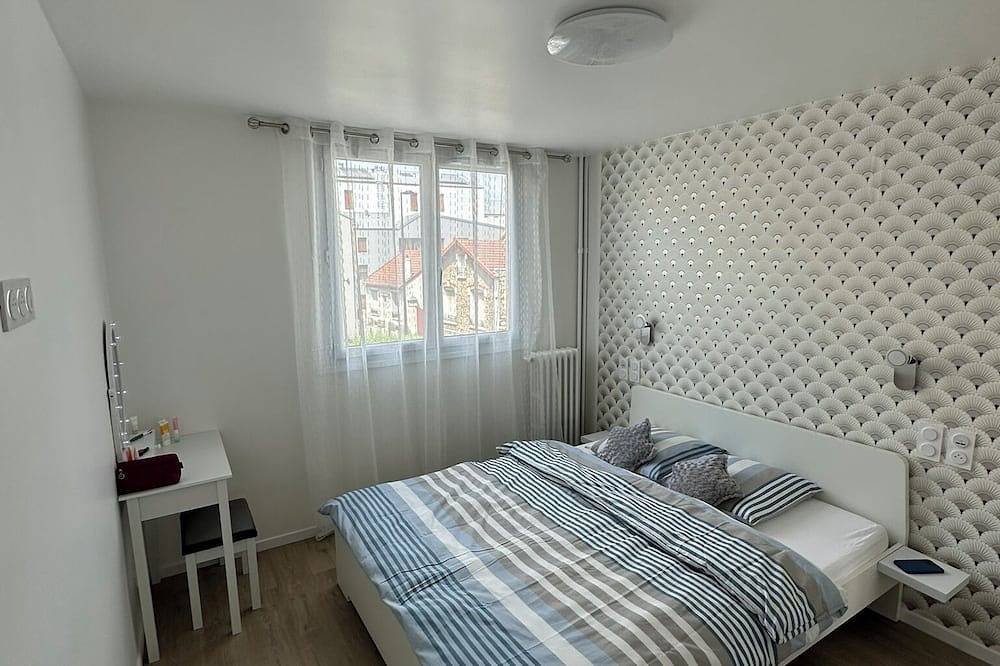 Entire apartment, Spacious 3-bedroom near Paris - Private parking - Netflix in Aubervilliers, Seine-Saint-Denis