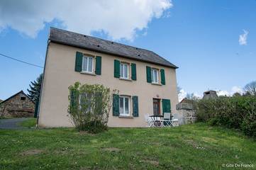 Gîte pour 6 personnes, avec jardin à Miremont