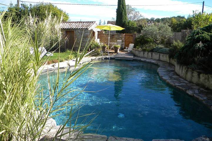 Ferienhaus für 4 Personen, mit Pool und Terrasse sowie Garten