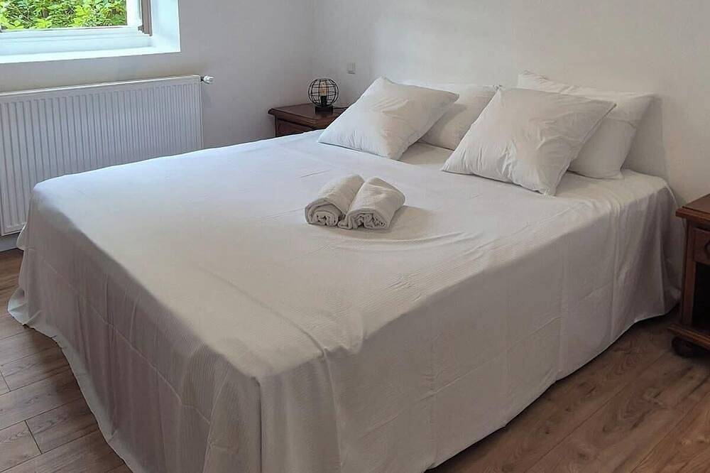 La tannerie de L'alzou, entièrement rénovée, calme in Gramat, Causses du Quercy Regional Nature Park