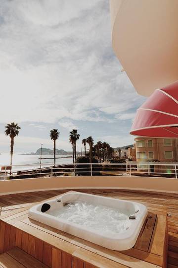 Hôtel pour 2 personnes, avec vue et terrasse dans La Grande Plage (La Ciotat)