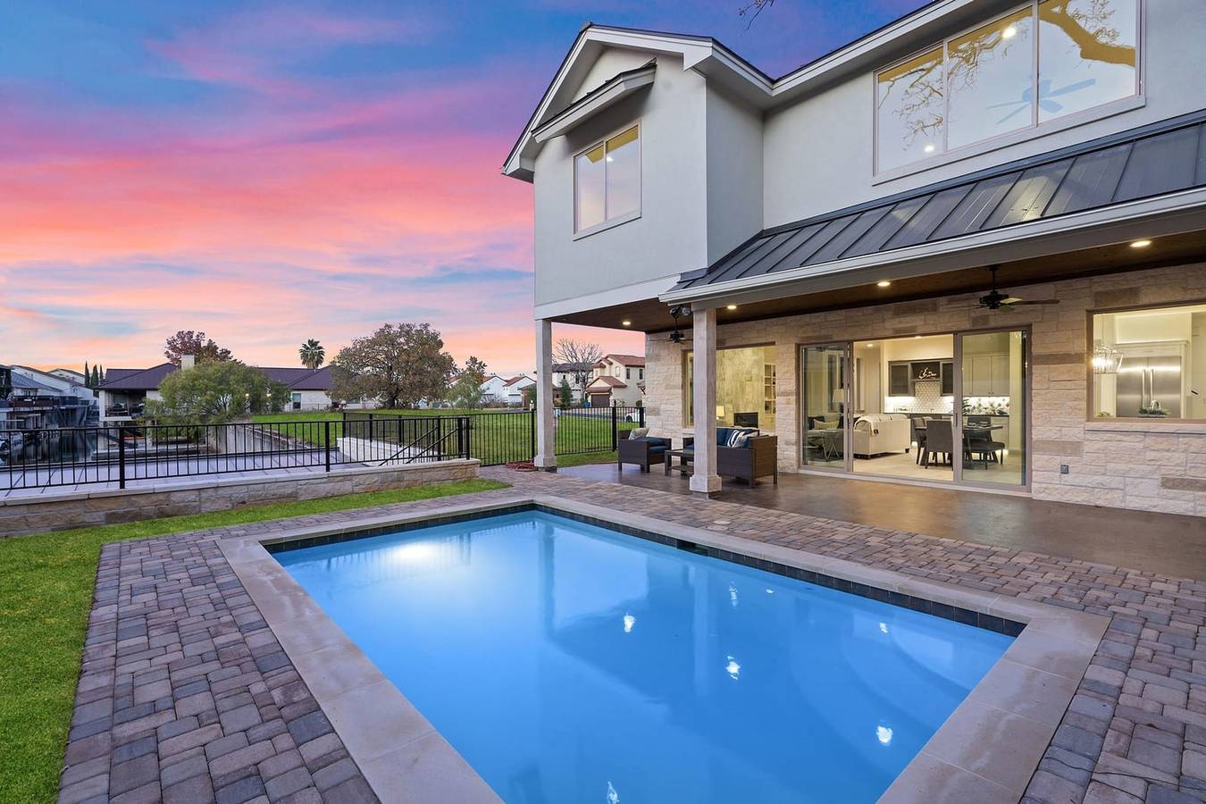 Vacation Rental for 12 Guests in Horseshoe Bay, Burnet County