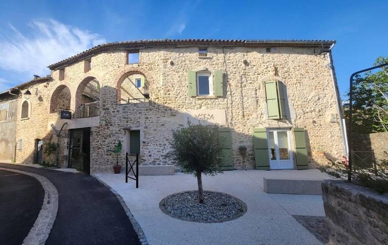 Gîte pour 3 personnes, avec terrasse et vue à Saint-Denis (Gard)