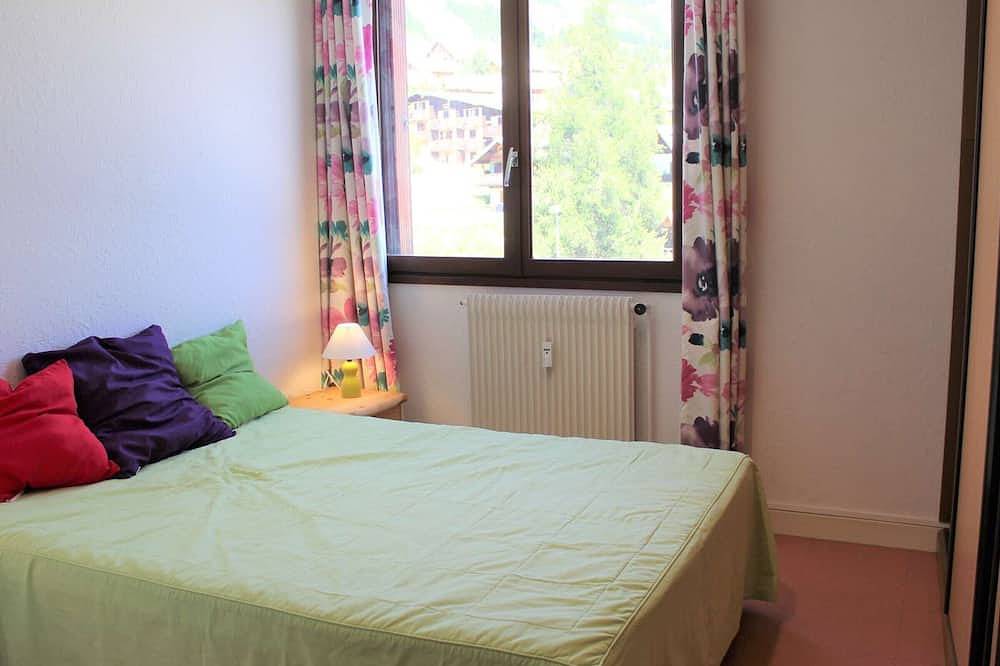 Ganze Wohnung, Geräumige Ferienwohnung in Vars mit 8 Schlafplätzen, Balkon & in Pistennähe in Vars, Briançon und Umgebung