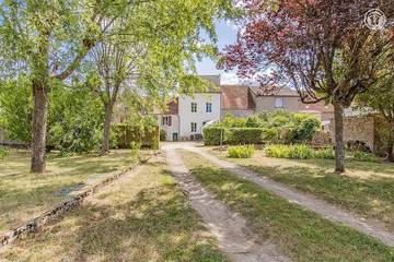 Gîte pour 8 personnes, avec jardin à Joncy