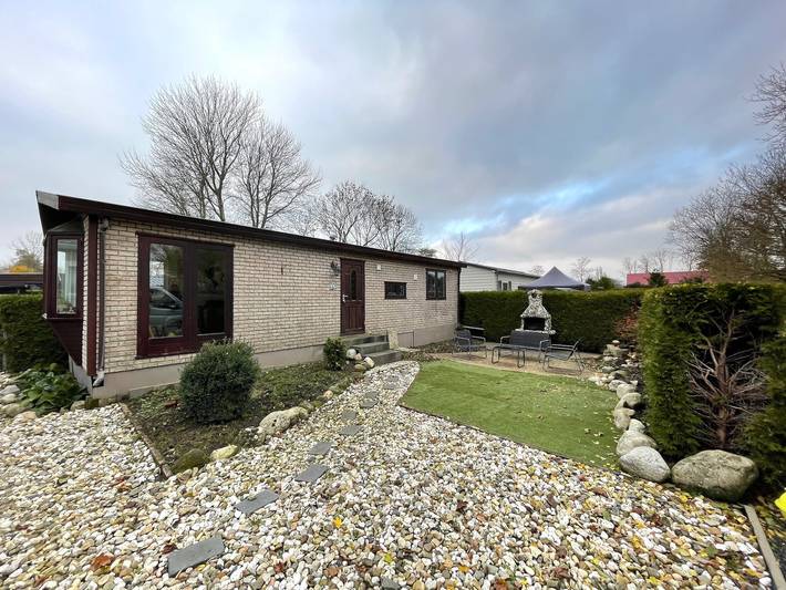 Vakantiehuis voor 4 personen, with Terras and Tuin as well as Zwembad in Tzummarum