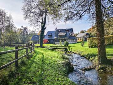 Location de vacances pour 18 personnes, avec piscine et terrasse à Fort-Moville