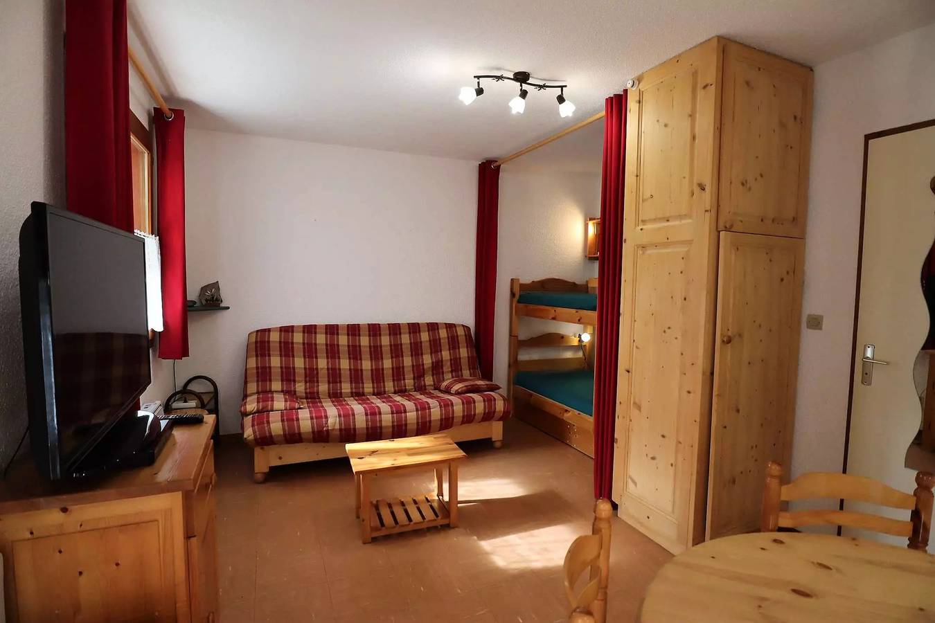 Studio entier, Studio pour 2 à 4 pers. à l'abri des regards avec terrasse in Beaufort (Rhône-Alpes), Région d'Albertville
