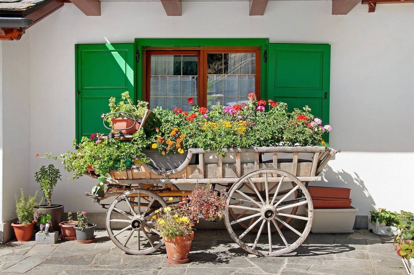 Ganze Wohnung, Ferienwohnung 'Ginepro Casa Vacanze' in Pistennähe mit Garten, 2 Balkonen und Wlan in Madesimo (Dorf), Madesimo