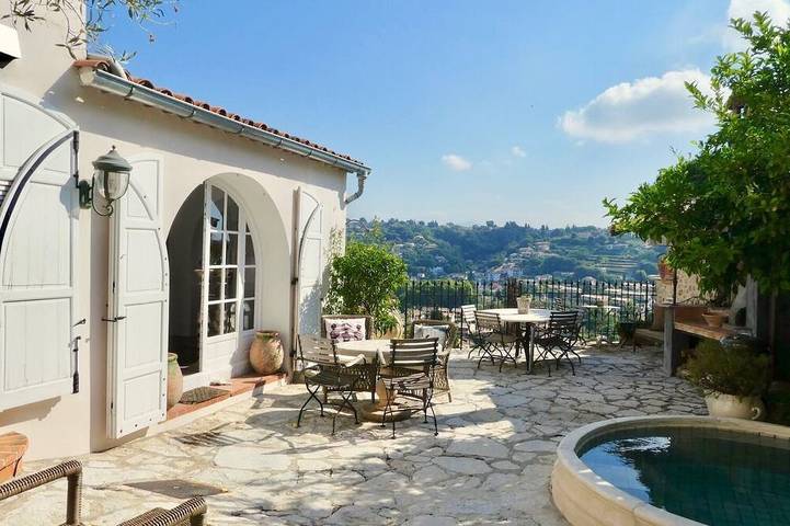 Holiday rental for 7 people, with terrace and hot tub in Cagnes-sur-Mer
