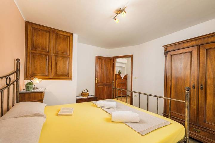 Ganze Wohnung, Traditionelles istrianisches Haus in Pula mit Pool ideal für eine Familie in Pula-Medulin, Pula