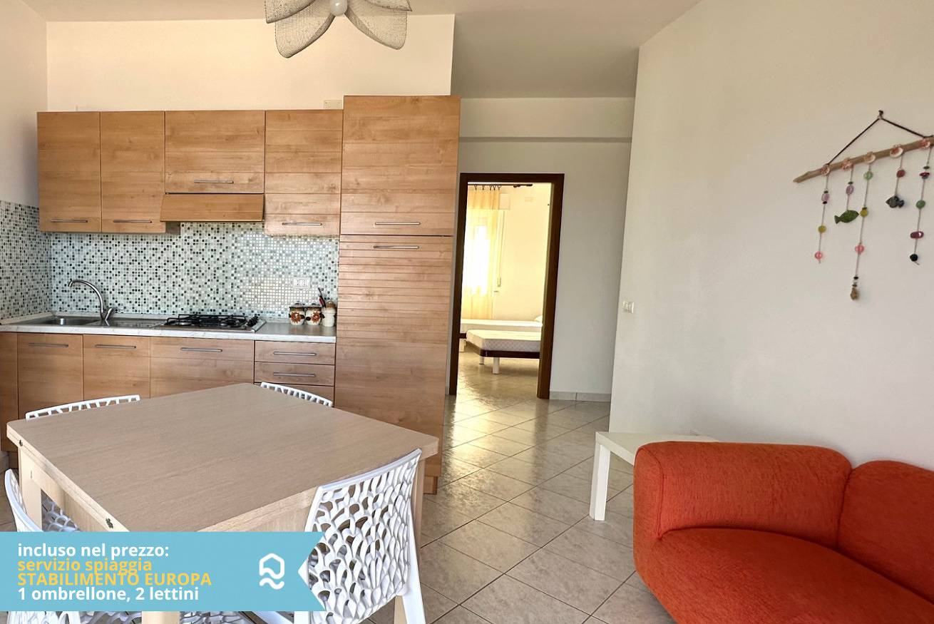 Entire apartment, Rs321 - Marcelli, three-room apartment facing the sea with beach included in Marcelli, Riviera del Conero