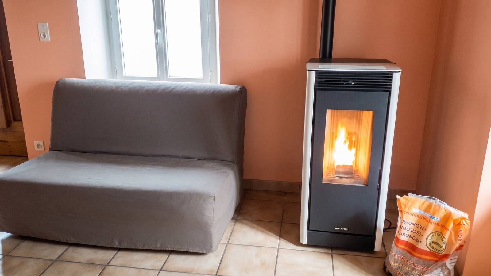 Maison accueillante à Landos, 55 m², cheminée in Landos, Haute-Loire