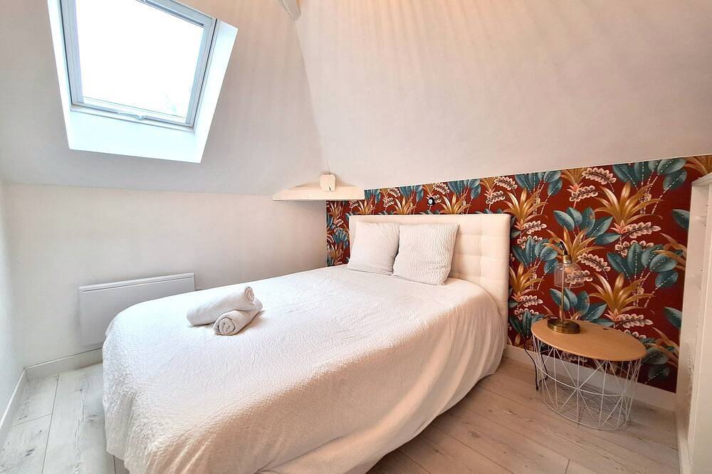 Appartement entier, Proche de tout, F1 calme et tout équipé, wifi in Troyes, Aube