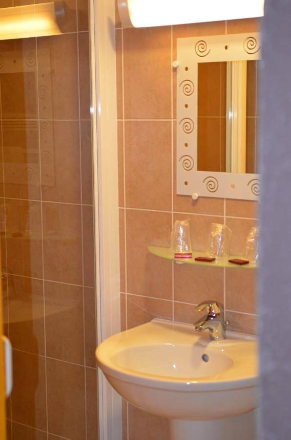Double Room in Seyssel, Région de Saint-Julien-en-Genevois