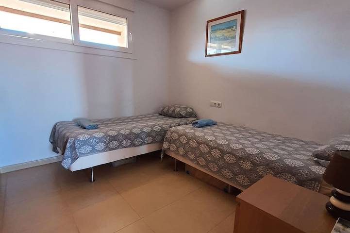 Apartamento entero, Terraza para tomar el sol - Apartamento de 5 camas - Gran terraza y vistas a la montaña con seguridad las 24 horas in Alhama de Murcia, Interior de Murcia