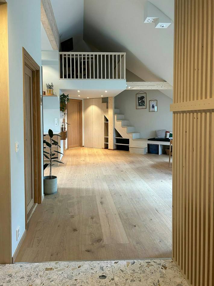 Apartamento entero, Apartamento luminoso con ventanas que llegan hasta el techo y balcón in Gamle Oslo, Oslo