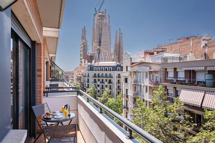 Apartahotel para 3 personas, con terraza en Barcelona