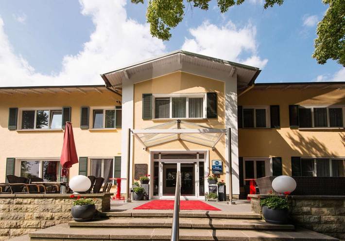 Hotel für 2 Personen, mit Whirlpool und Terrasse sowie Garten und Pool