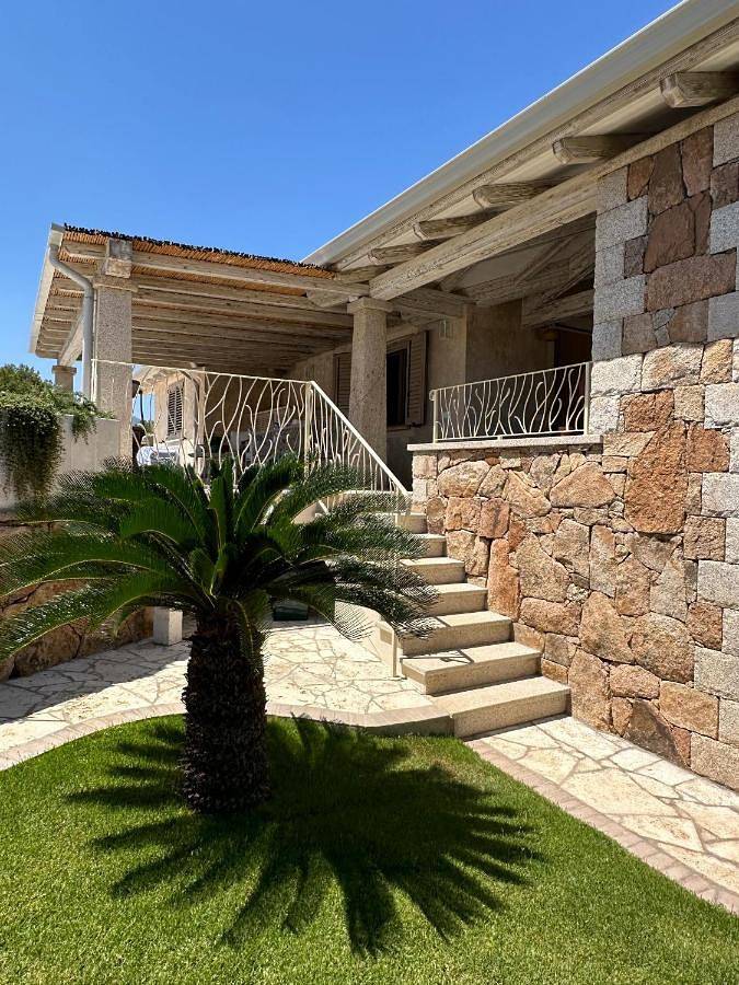 Location de vacances pour 8 personnes, avec piscine et jardin à Castiadas - 2