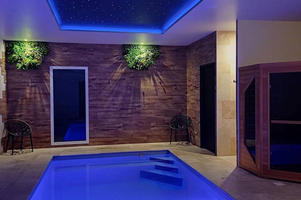 Suite Saphir avec spa privatif et piscine- Bélénos Suites et Spa in Bligny-sur-Ouche, Région de Beaune