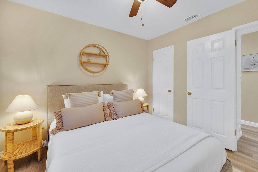 Sunny Modern Family Home I Near Beach + Eateries in Carlsbad, San Diego County