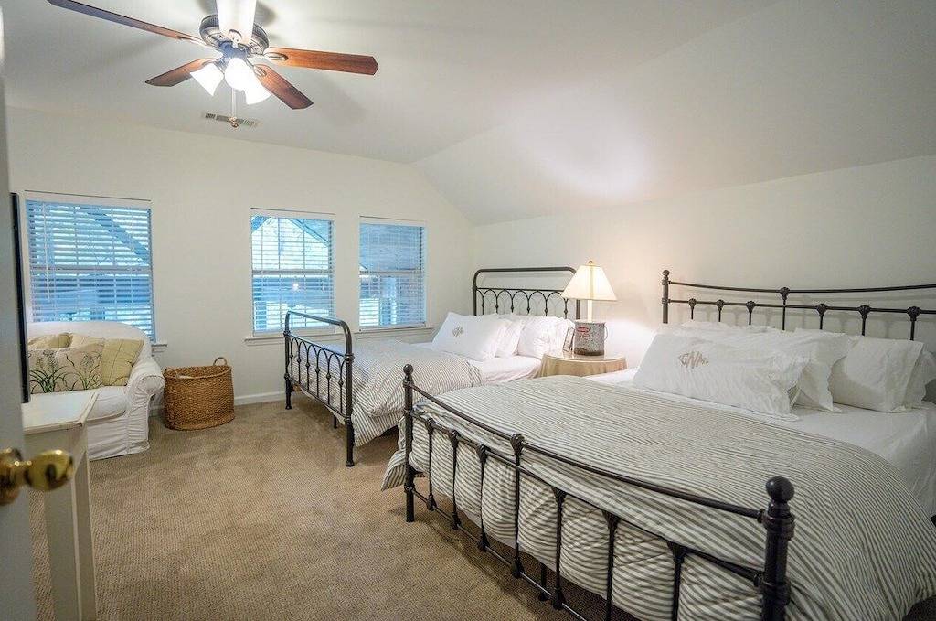 Breathtaking porch just steps from the water. in Lake Oconee