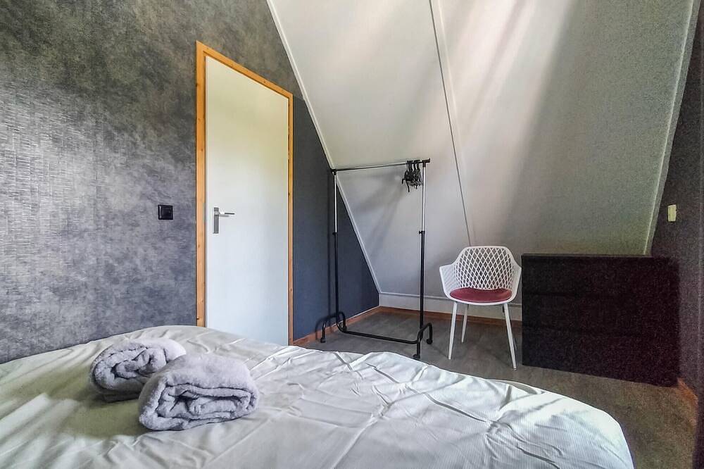 5 bedroom cozy home in Kropswolde in Hoogezand-Sappemeer, Groningen und Umgebung