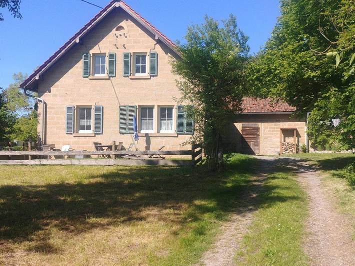 Ferienhaus für 4 Personen, mit Terrasse und Garten sowie Ausblick in Castell