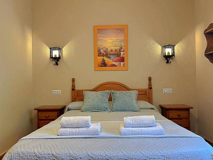 Casa rural para 4 personas, con jardín además de piscina y vistas, Familias con niños - 1