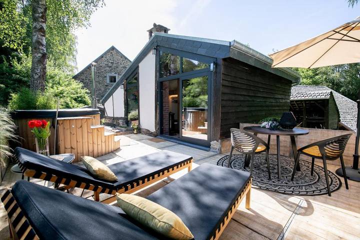 Chambre d’hôte pour 2 personnes, avec Terrasse et Jacuzzi ainsi que Jardin et Sauna à Stoumont