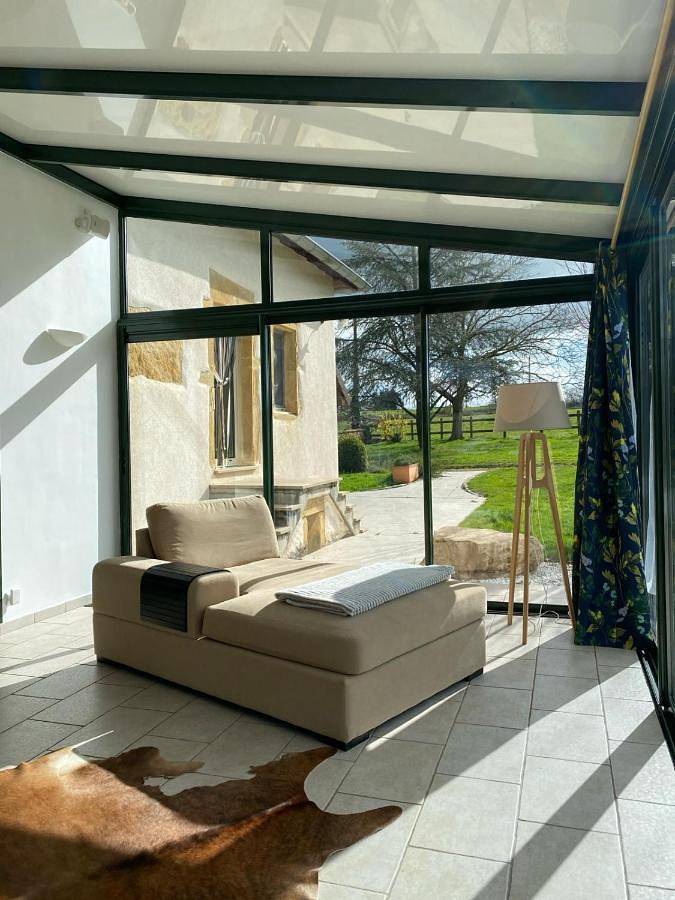 Location de vacances pour 6 personnes, avec piscine ainsi que jardin et vue, animaux acceptés à Poisson (homonymie) - 2