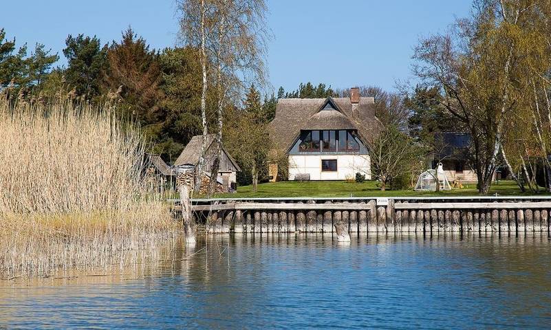 Ferienwohnung für 2 Personen, mit Terrasse und Garten sowie Seeblick und Ausblick in Wieck am Darß